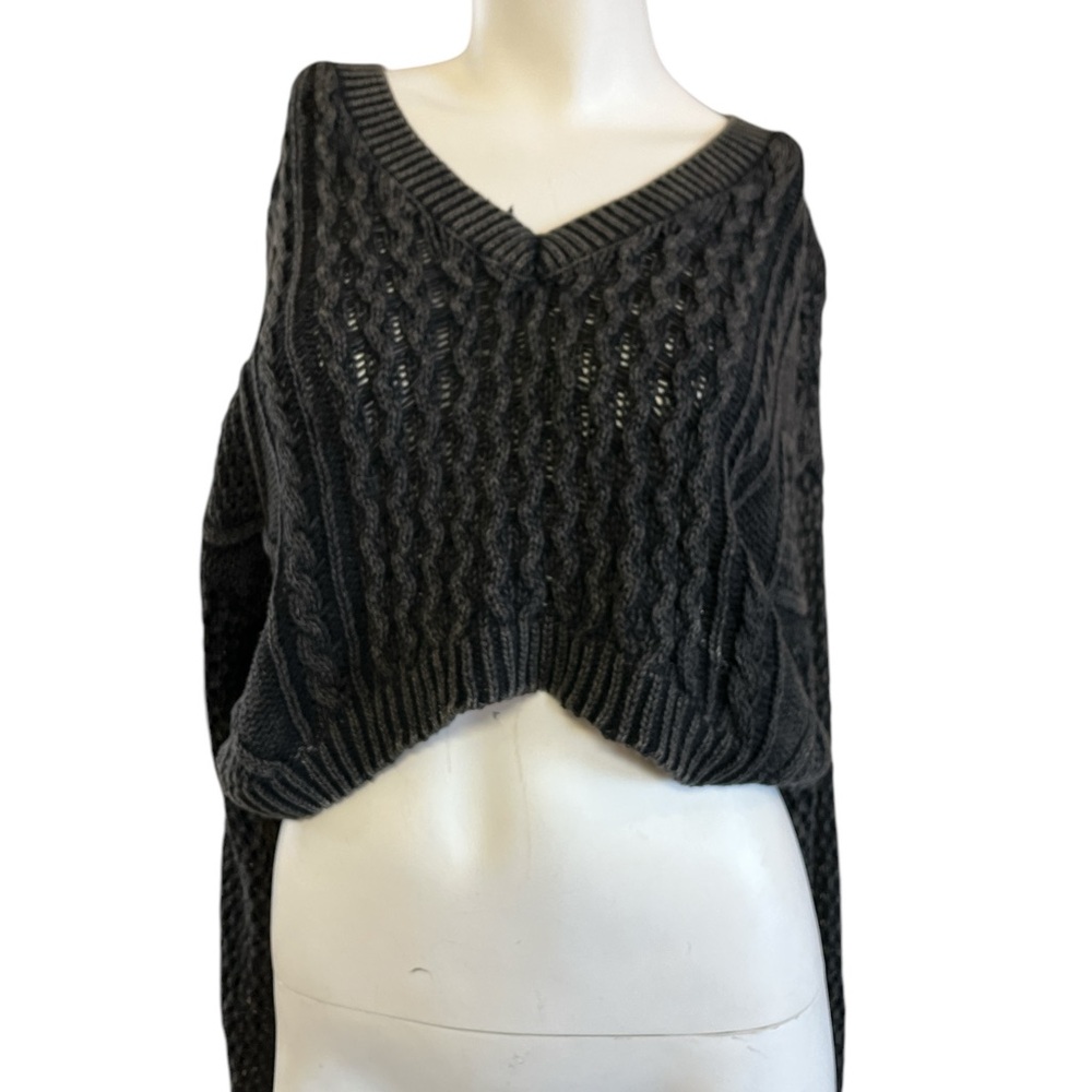 Forever 21 Black V-Neck Sweater